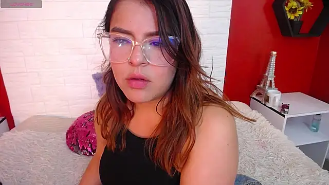 Snapshot of _poison_sweet chatting on November 13, 4:39 pm poison sweet online show from November 13, 4:39 pm