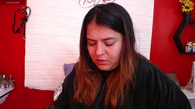 Snapshot of _poison_sweet chatting on December 17, 5:19 pm poison sweet online show from December 17, 5:19 pm