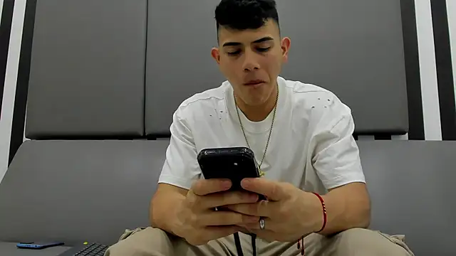 andrew rose  online show from January 10, 3:07 am