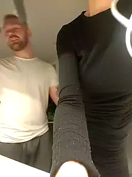 Snapshot of m_married chatting on December 21, 4:41 am m married online show from December 21, 4:41 am