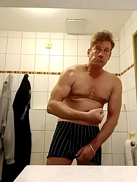 Snapshot of MArciQuarky chatting on September 11, 5:13 pm MArciQuarky online show from September 11, 5:13 pm