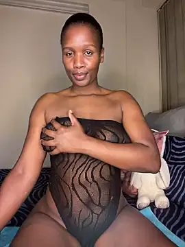 Snapshot of Kinkyy_ chatting on February 13, 2:45 am Kinkyy online show from February 13, 2:45 am
