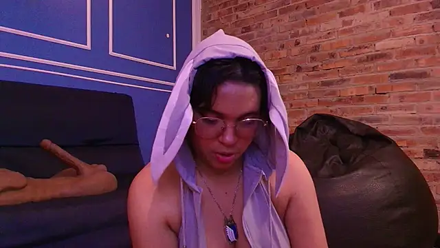 Emmapark  online show from November 19, 6:41 pm