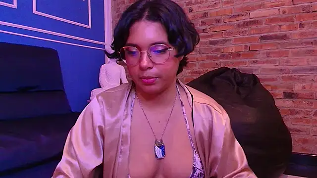 Emmapark  online show from December 18, 6:47 pm