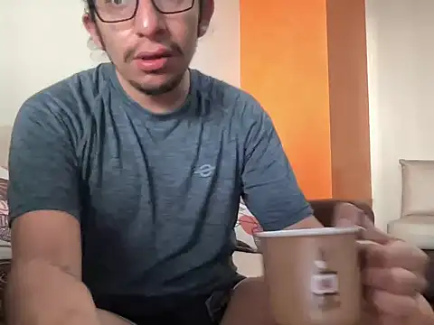 littlelatinhunter online show from November 22, 11:31 am