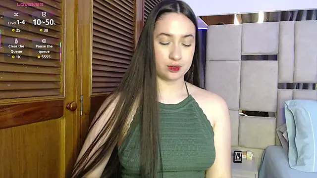 Snapshot of sofiaduque_26 chatting on May 4, 8:05 pm sofiaduque 26 online show from May 4, 8:05 pm