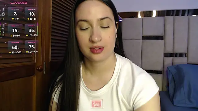Snapshot of sofiaduque_26 chatting on May 9, 7:52 pm sofiaduque 26 online show from May 9, 7:52 pm