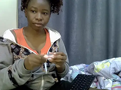 Snapshot of Novah_ chatting on July 28, 1:12 am Novah online show from July 28, 1:12 am