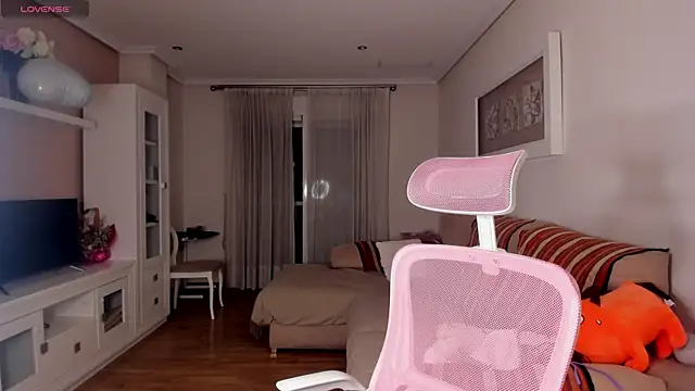 bella apont online show from October 29, 9:27 pm