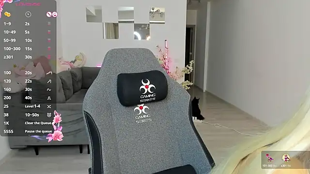 Snapshot of LovelyBianca chatting on September 21, 8:10 pm LovelyBianca online show from September 21, 8:10 pm