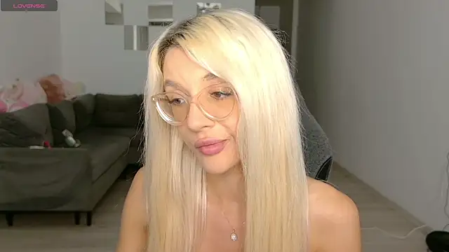 LovelyBianca online show from June 8, 8:53 pm