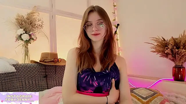 JennyDilly online show from May 2, 7:30 pm