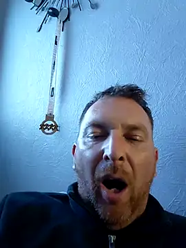 Snapshot of Au_plaisir_des_femmes chatting on July 3, 9:54 pm Au plaisir des femmes online show from July 3, 9:54 pm