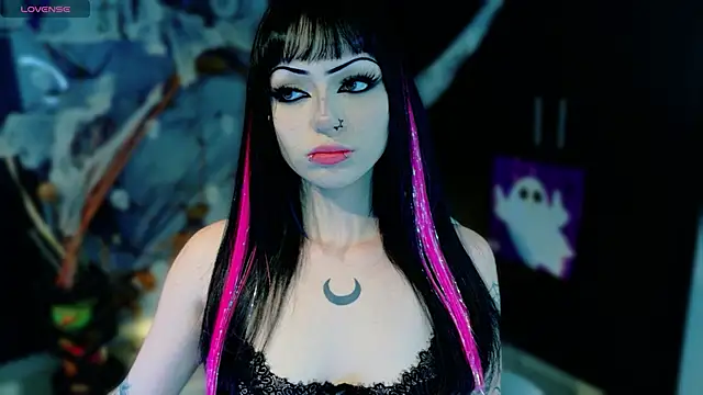 Snapshot of Madison_Jackson chatting on October 14, 9:15 pm Madison Jackson online show from October 14, 9:15 pm