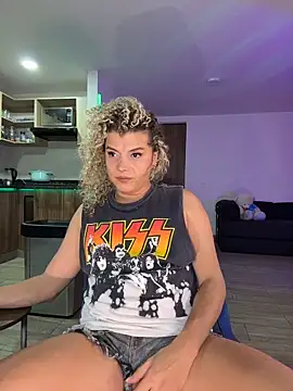 Snapshot of Georgiafox chatting on June 16, 11:29 pm Georgiafox online show from June 16, 11:29 pm