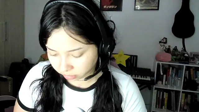 KimieCole online show from December 19, 11:34 pm