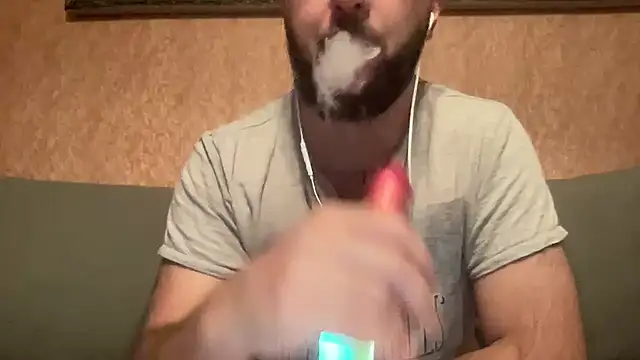 Snapshot of RedDante89 chatting on December 3, 4:39 pm RedDante89 online show from December 3, 4:39 pm