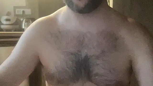 Snapshot of RedDante89 chatting on February 9, 8:51 am RedDante89 online show from February 9, 8:51 am