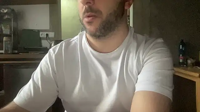 Snapshot of RedDante89 chatting on February 26, 12:15 pm RedDante89 online show from February 26, 12:15 pm