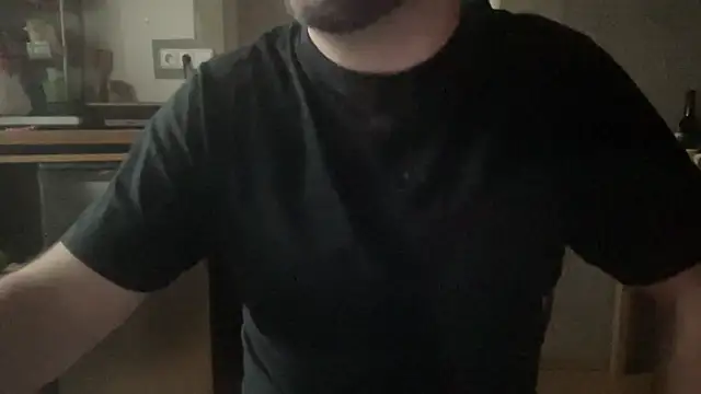 Snapshot of RedDante89 chatting on March 8, 7:45 am RedDante89 online show from March 8, 7:45 am