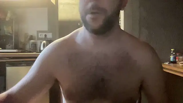 Snapshot of RedDante89 chatting on April 6, 6:14 am RedDante89 online show from April 6, 6:14 am