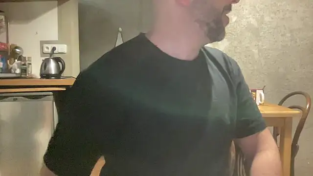Snapshot of RedDante89 chatting on May 23, 7:46 am RedDante89 online show from May 23, 7:46 am