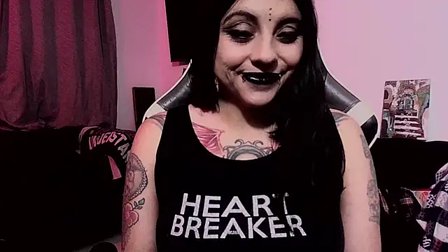 Snapshot of Acid666_alice chatting on May 28, 2:31 am Acid666 alice online show from May 28, 2:31 am