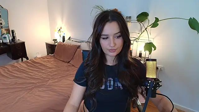 Snapshot of Lenas_Room chatting on March 9, 7:12 am Lenas Room online show from March 9, 7:12 am