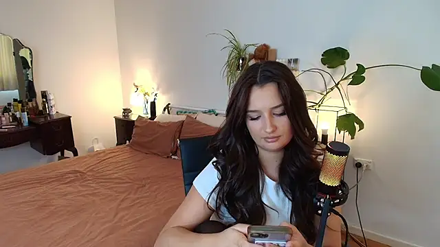 Snapshot of Lenas_Room chatting on March 17, 4:50 am Lenas Room online show from March 17, 4:50 am