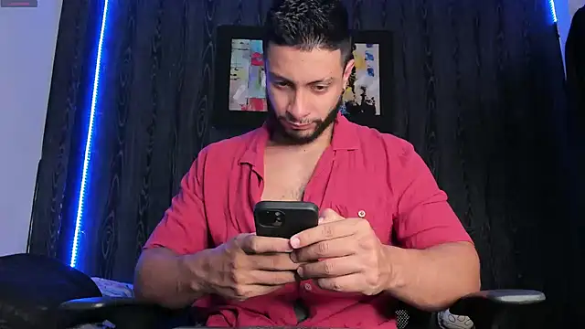 Snapshot of Mark_Buffet02 chatting on December 11, 2:11 pm Mark Buffet02 online show from December 11, 2:11 pm