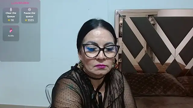 Snapshot of lindaesmeralda chatting on May 12, 10:45 am lindaesmeralda online show from May 12, 10:45 am