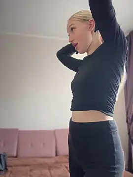 Snapshot of NikaMur chatting on October 22, 2:56 am NikaMur online show from October 22, 2:56 am