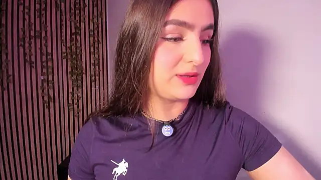 Snapshot of sofia_44 chatting on May 29, 1:53 pm sofia 44 online show from May 29, 1:53 pm