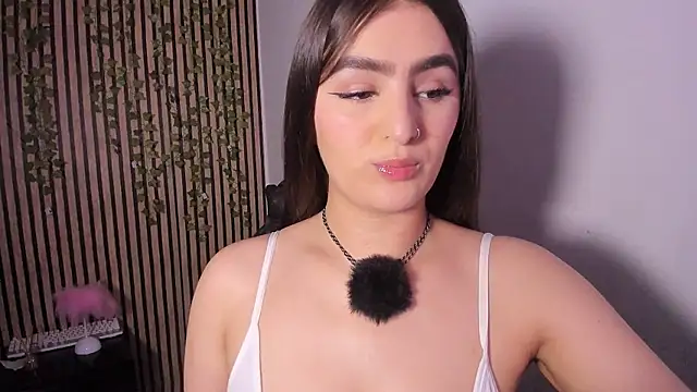 Snapshot of sofia_44 chatting on June 12, 2:27 pm sofia 44 online show from June 12, 2:27 pm