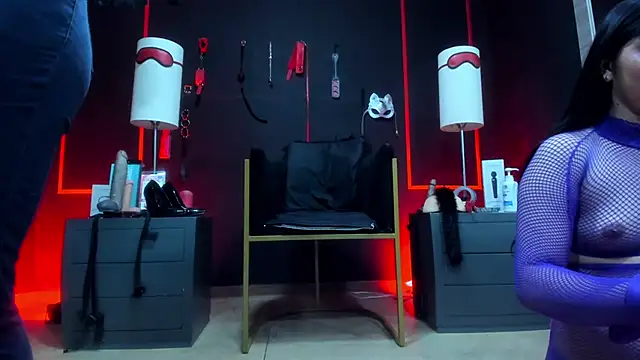 Snapshot of CharlotteScotte chatting on October 28, 12:09 pm CharlotteScotte online show from October 28, 12:09 pm