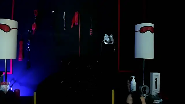 Snapshot of CharlotteScotte chatting on October 31, 12:06 pm CharlotteScotte online show from October 31, 12:06 pm