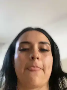 Snapshot of CharlotteScotte chatting on November 11, 11:32 am CharlotteScotte online show from November 11, 11:32 am