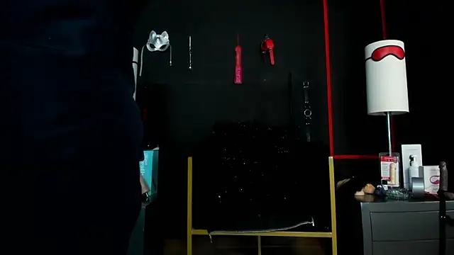 Snapshot of CharlotteScotte chatting on November 27, 11:45 am CharlotteScotte online show from November 27, 11:45 am