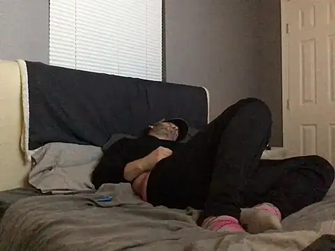 Snapshot of Cummerforyouu2 chatting on February 22, 4:07 am Cummerforyouu2 online show from February 22, 4:07 am