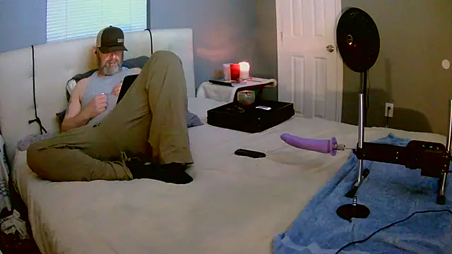 Snapshot of Cummerforyouu2 chatting on March 13, 5:33 am Cummerforyouu2 online show from March 13, 5:33 am