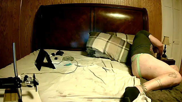 Snapshot of Cummerforyouu2 chatting on December 13, 7:53 pm Cummerforyouu2 online show from December 13, 7:53 pm