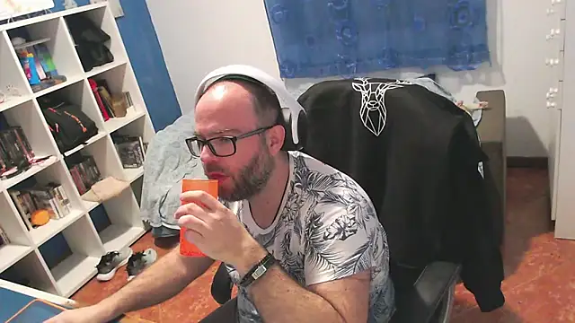 ravingr4d4 online show from February 21, 12:44 am