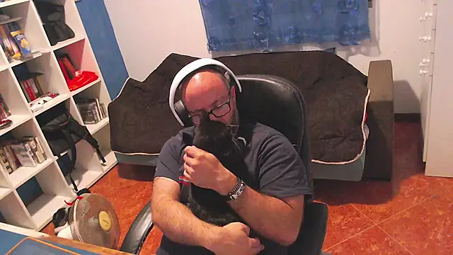ravingr4d4 online show from June 9, 9:04 pm