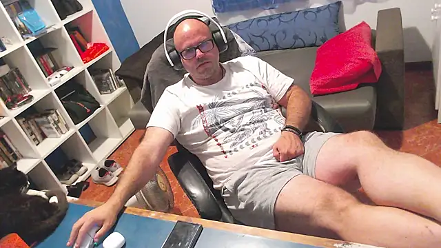 ravingr4d4 online show from June 15, 10:45 pm