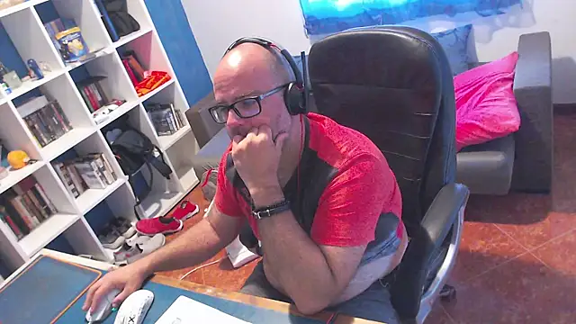 ravingr4d4 online show from June 18, 9:14 am