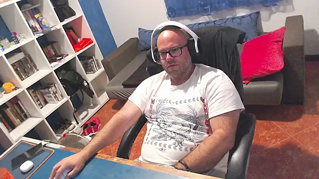 Snapshot of ravingr4d4 chatting on June 18, 10:58 pm ravingr4d4 online show from June 18, 10:58 pm