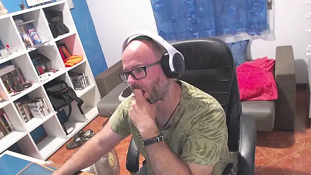 Snapshot of ravingr4d4 chatting on June 28, 8:59 pm ravingr4d4 online show from June 28, 8:59 pm