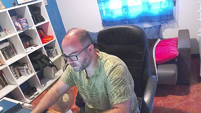 Snapshot of ravingr4d4 chatting on June 30, 8:15 am ravingr4d4 online show from June 30, 8:15 am