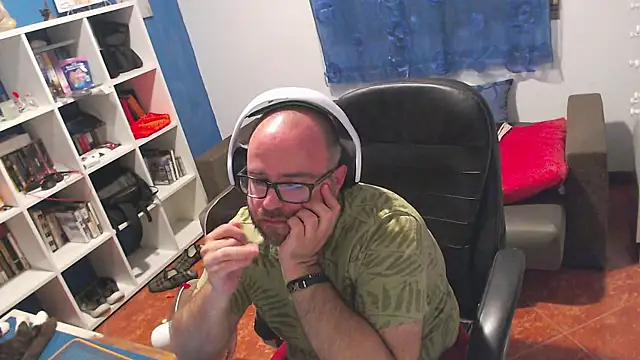 Snapshot of ravingr4d4 chatting on June 30, 9:49 pm ravingr4d4 online show from June 30, 9:49 pm