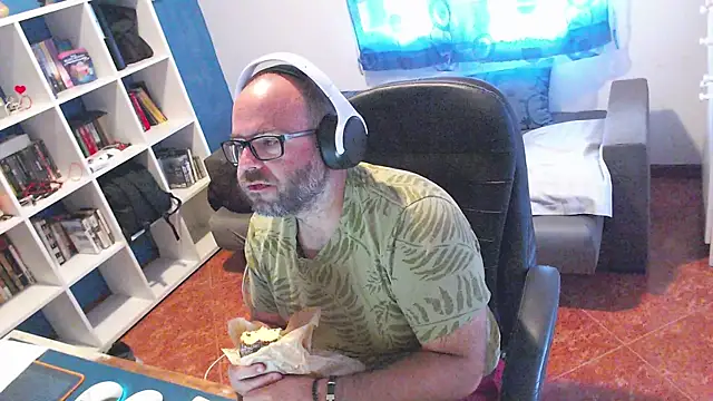 Snapshot of ravingr4d4 chatting on July 7, 8:07 am ravingr4d4 online show from July 7, 8:07 am